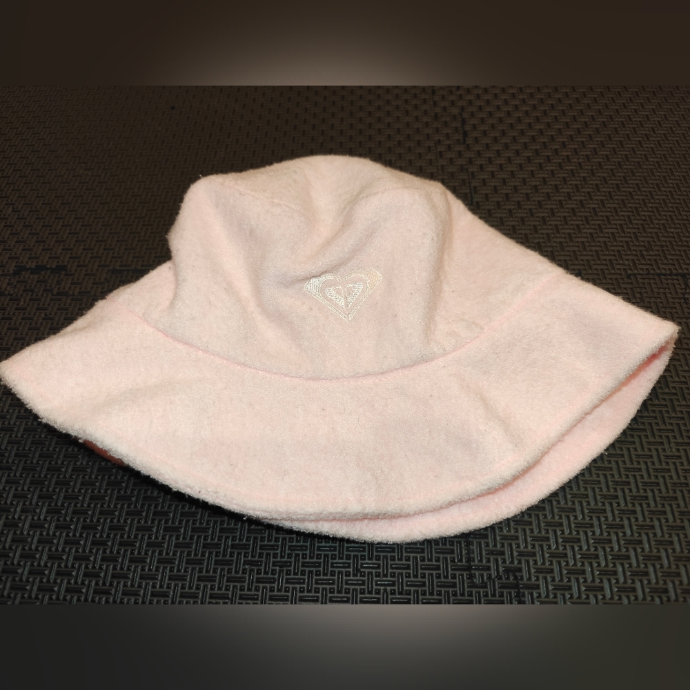 Roxy Light Pink Twelling Bucket Hat